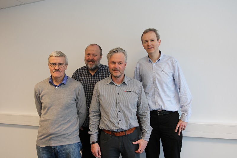 f.v. Reinold Ellingsen (NTNU i Trondheim), Tor Onshus (NTNU i Trondheim) , Geir Arne Malones (Topro AS) og Halgeir Leknes (NTNU i Gjøvik).